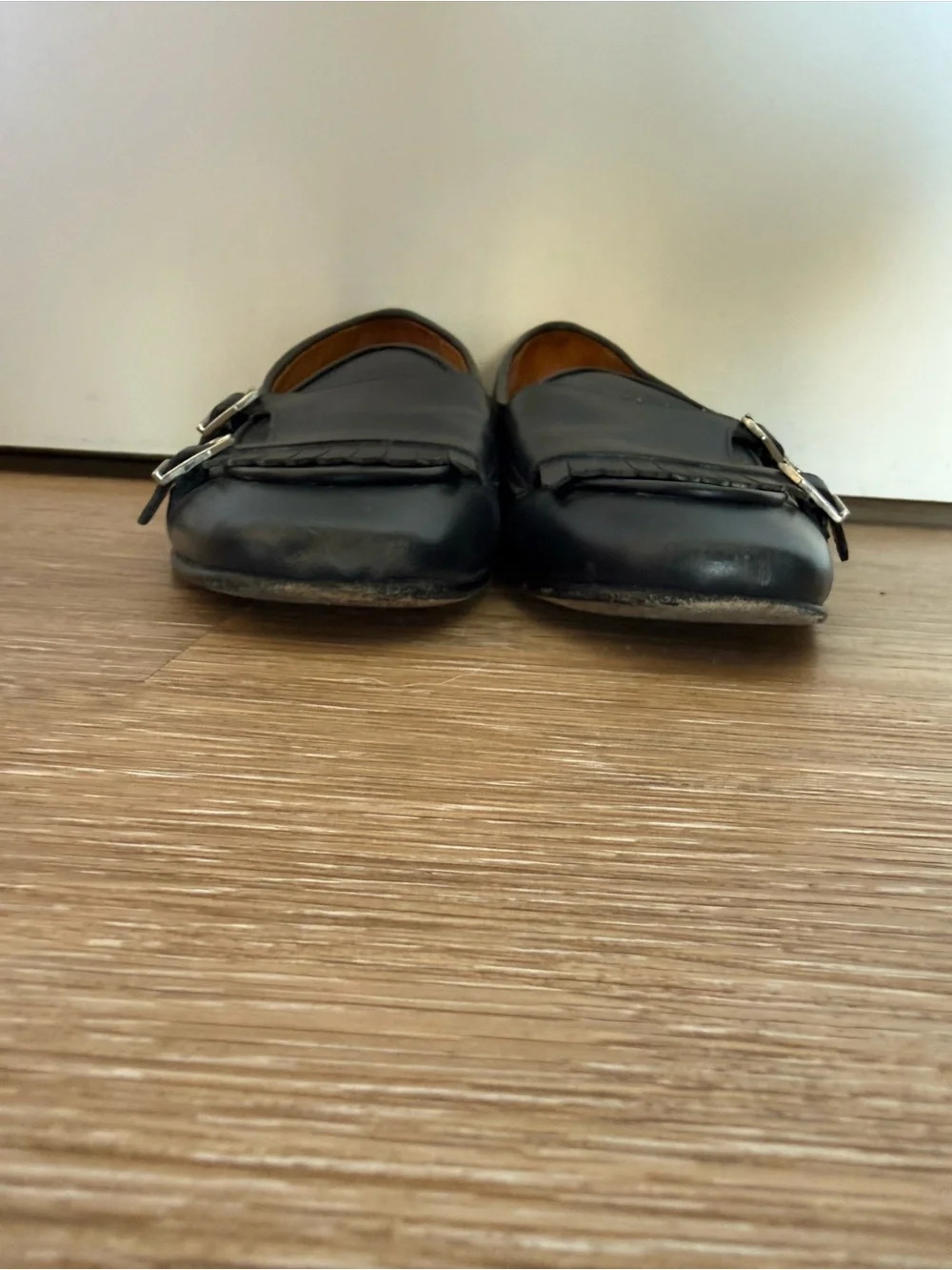 Superglamorous naby Leather Tassel  Loafers with Buckle Detail